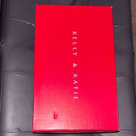 Chic Black Women's Heels - Picture 5 of 6